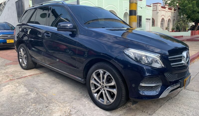 MERCEDES BENZ lleno