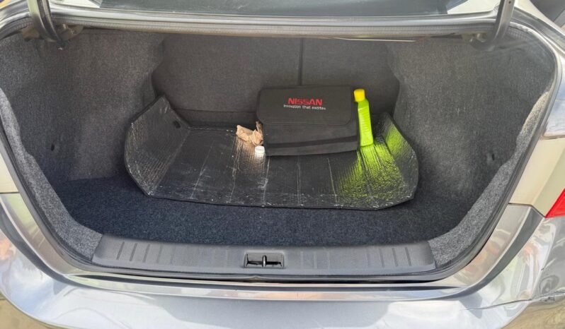 NISSAN lleno