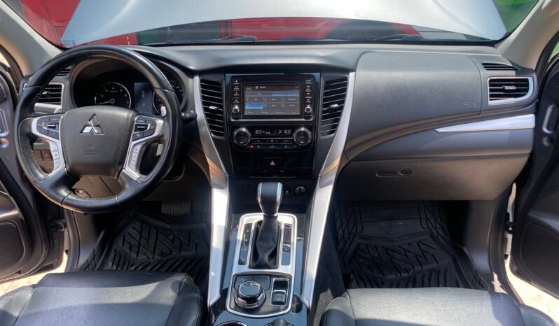 MITSUBISHI lleno