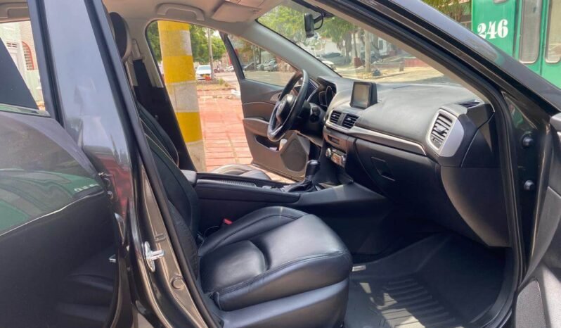MAZDA lleno
