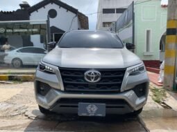 TOYOTA lleno