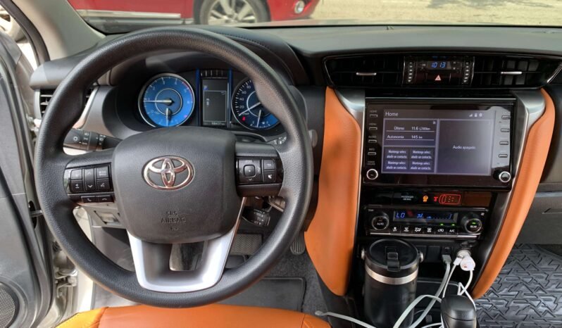 TOYOTA lleno
