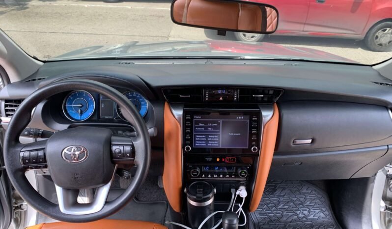 TOYOTA lleno