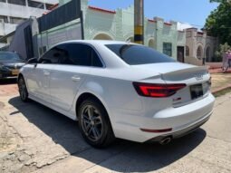 AUDI lleno