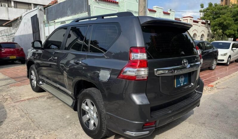 TOYOTA lleno