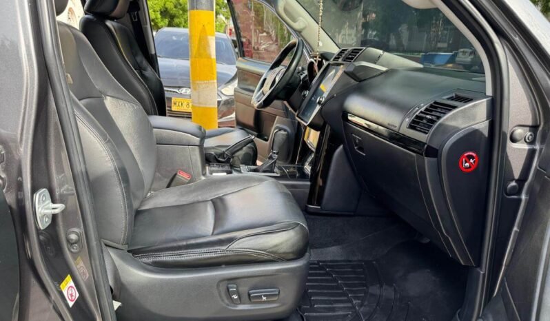 TOYOTA lleno