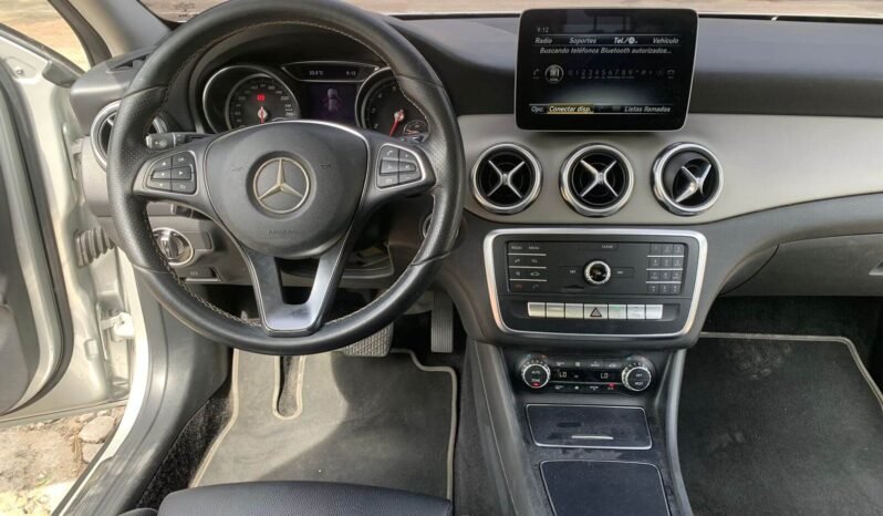 MERCEDES BENZ lleno
