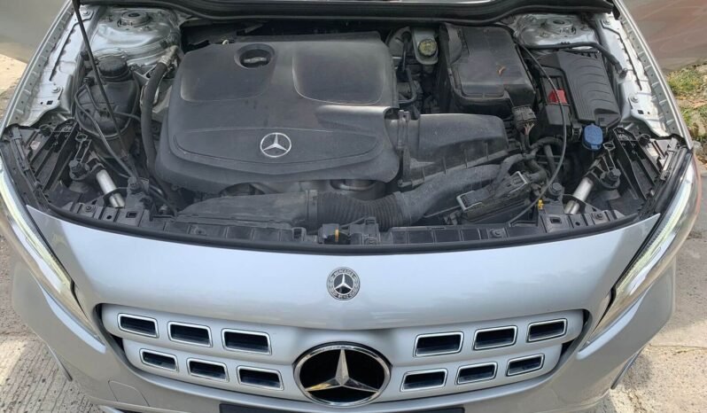 MERCEDES BENZ lleno