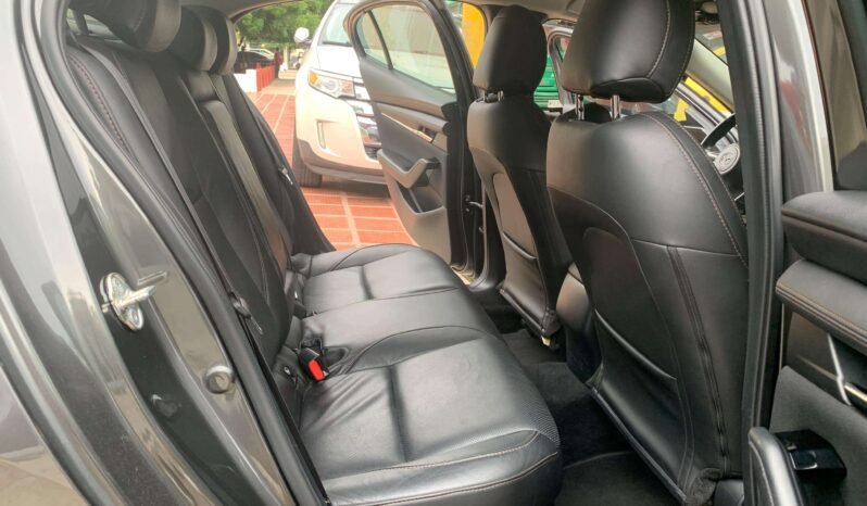 MAZDA lleno