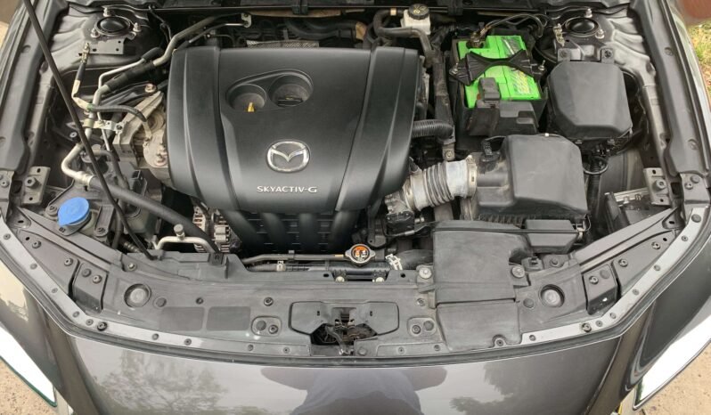 MAZDA lleno