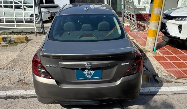 NISSAN lleno