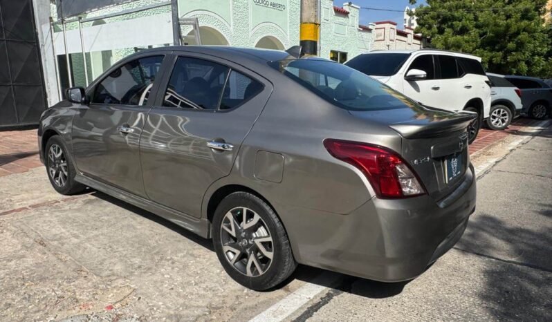 NISSAN lleno