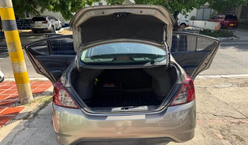 NISSAN lleno