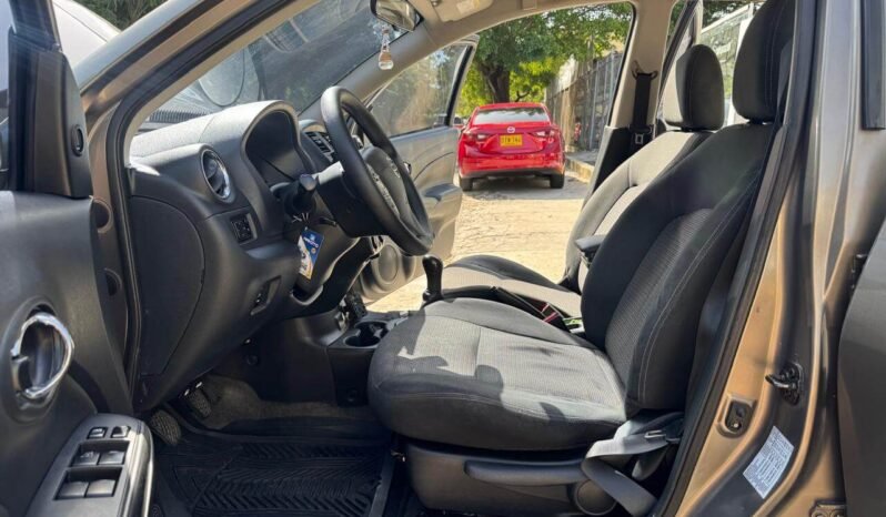 NISSAN lleno