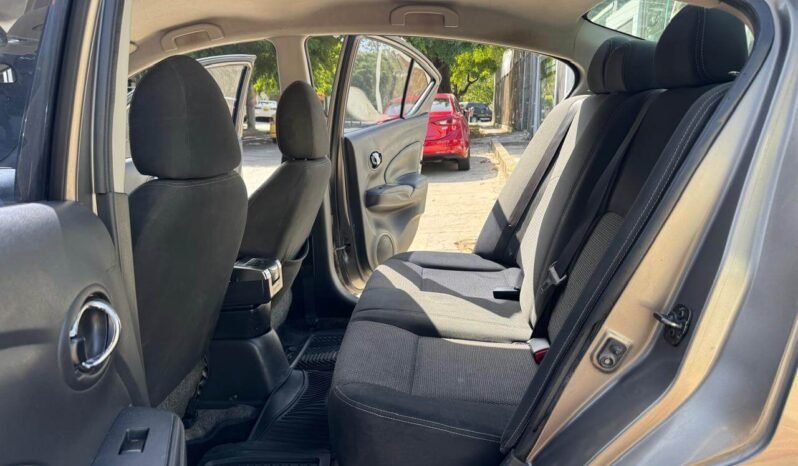 NISSAN lleno