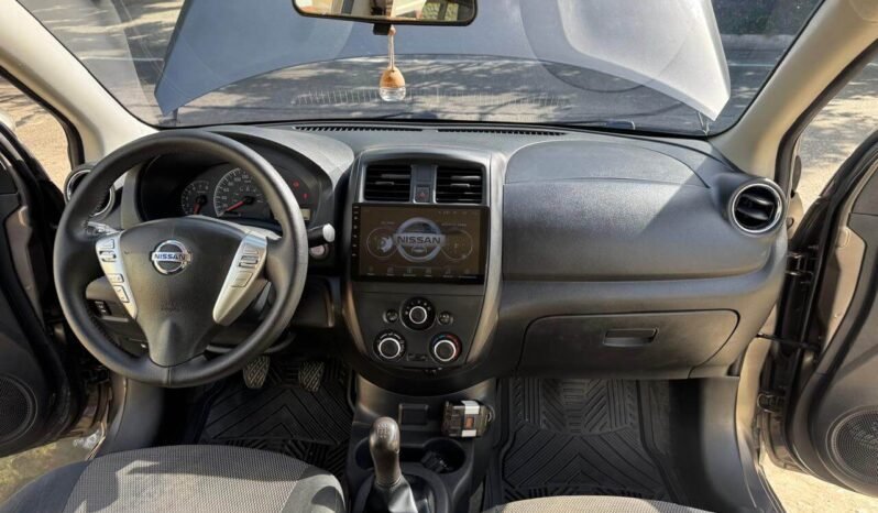 NISSAN lleno