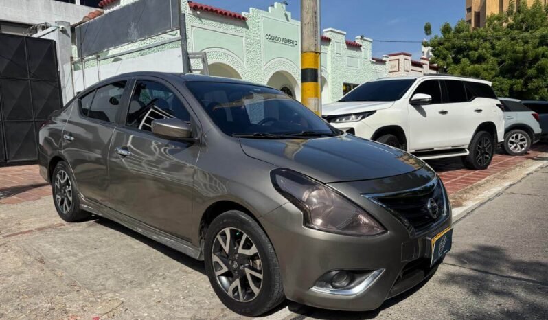 NISSAN lleno