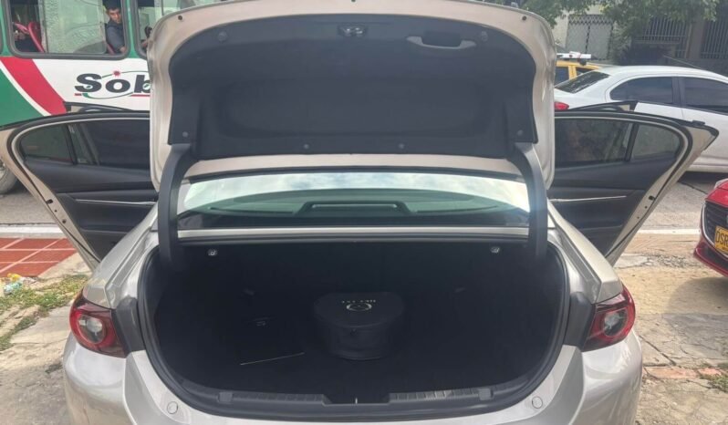 MAZDA lleno