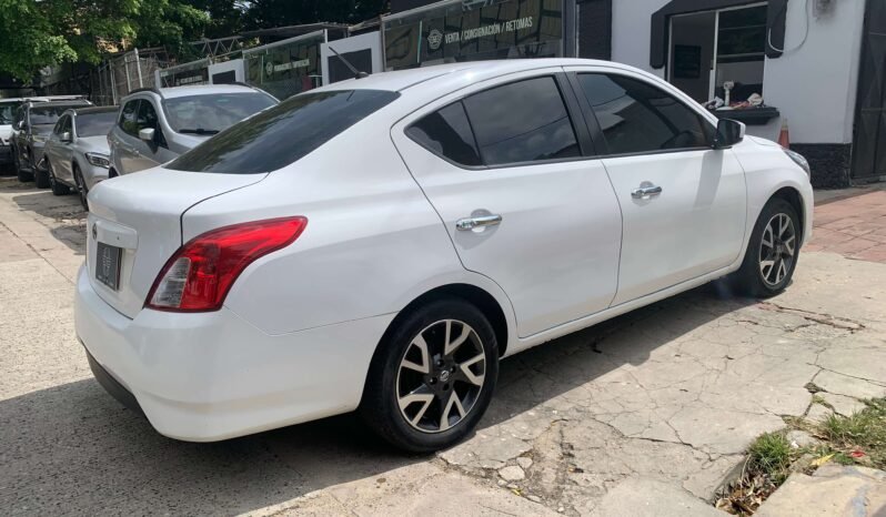 NISSAN lleno