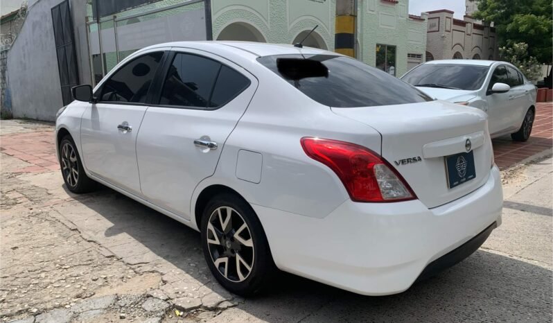 NISSAN lleno