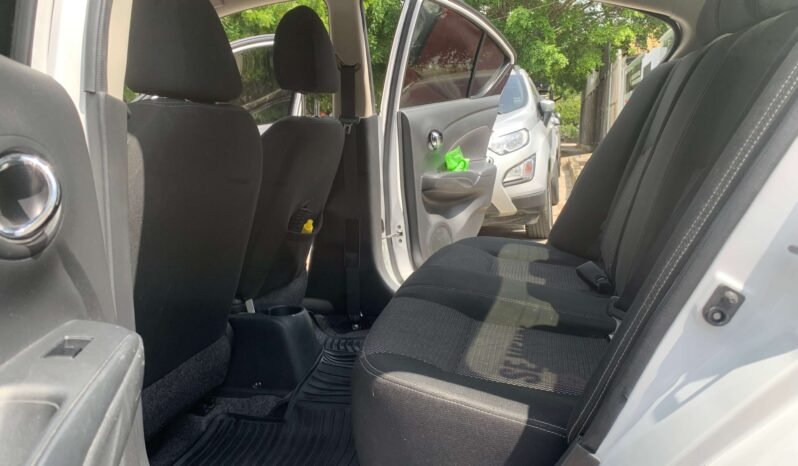 NISSAN lleno