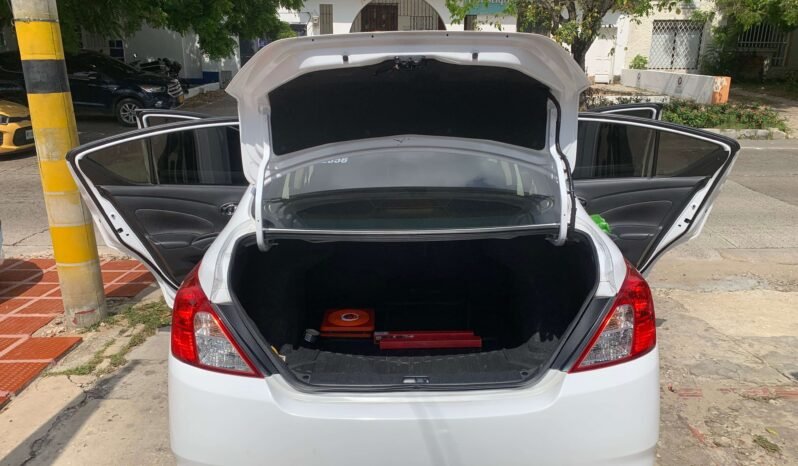 NISSAN lleno