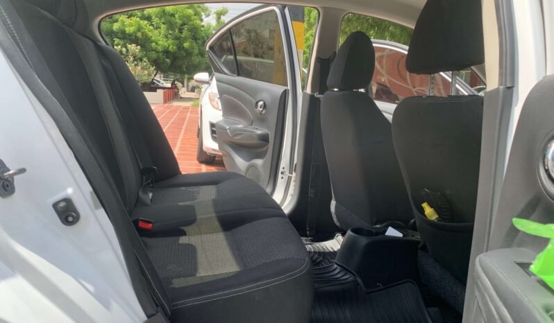 NISSAN lleno