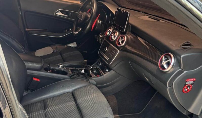 MERCEDES BENZ lleno