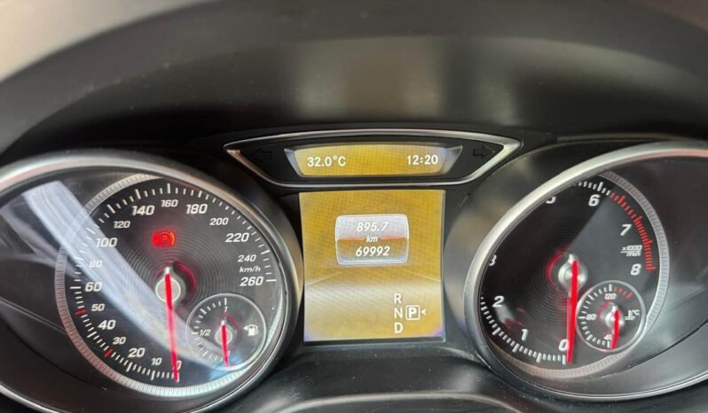 MERCEDES BENZ lleno