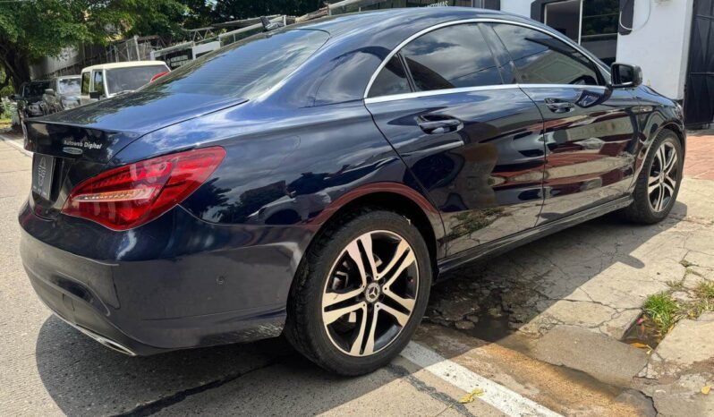 MERCEDES BENZ lleno