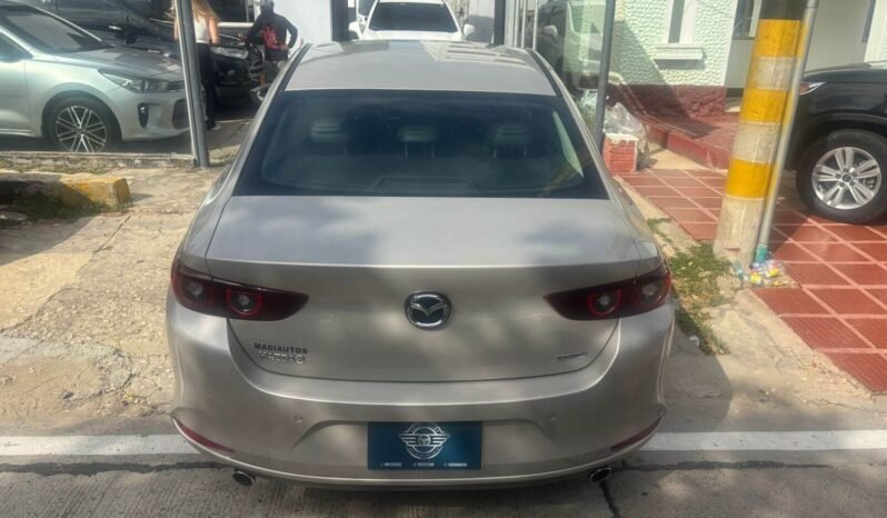 MAZDA lleno