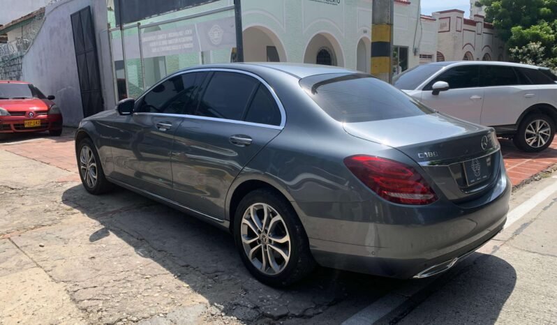 MERCEDES BENZ lleno
